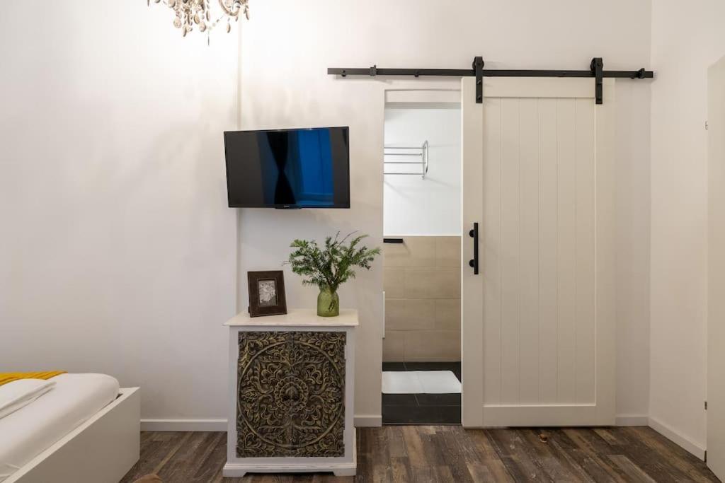 Practical 1Br Flat By Center By Hm Apartman Bécs Kültér fotó