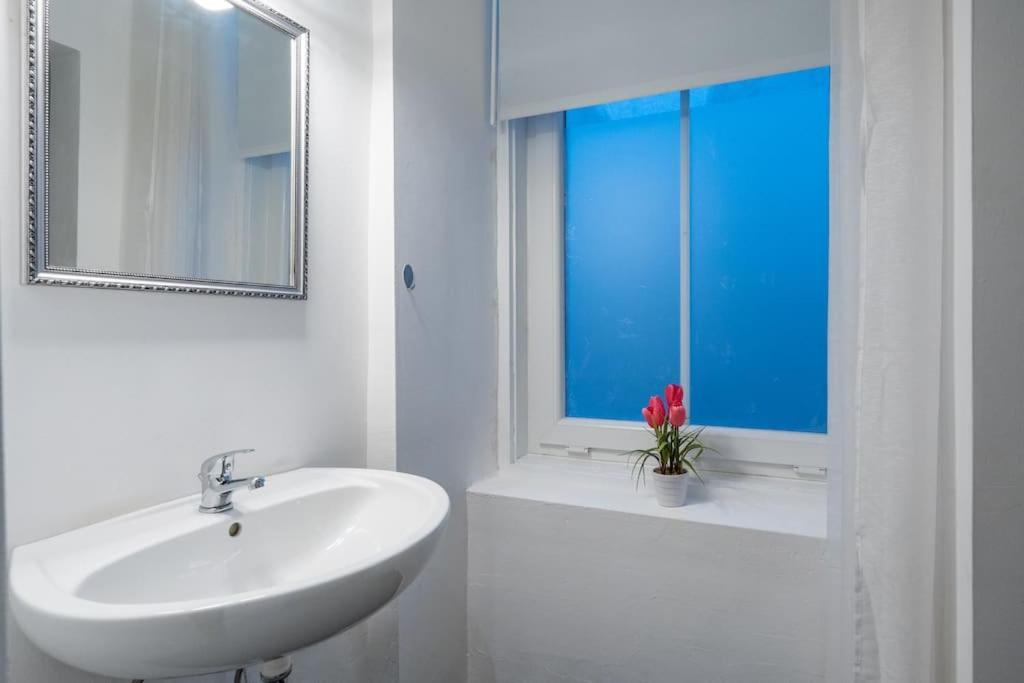 Practical 1Br Flat By Center By Hm Apartman Bécs Kültér fotó