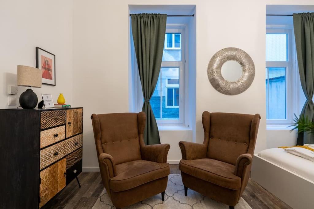 Practical 1Br Flat By Center By Hm Apartman Bécs Kültér fotó