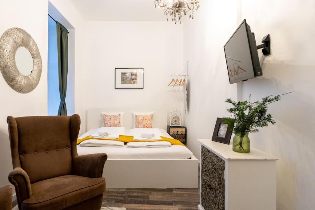 Practical 1Br Flat By Center By Hm Apartman Bécs Kültér fotó